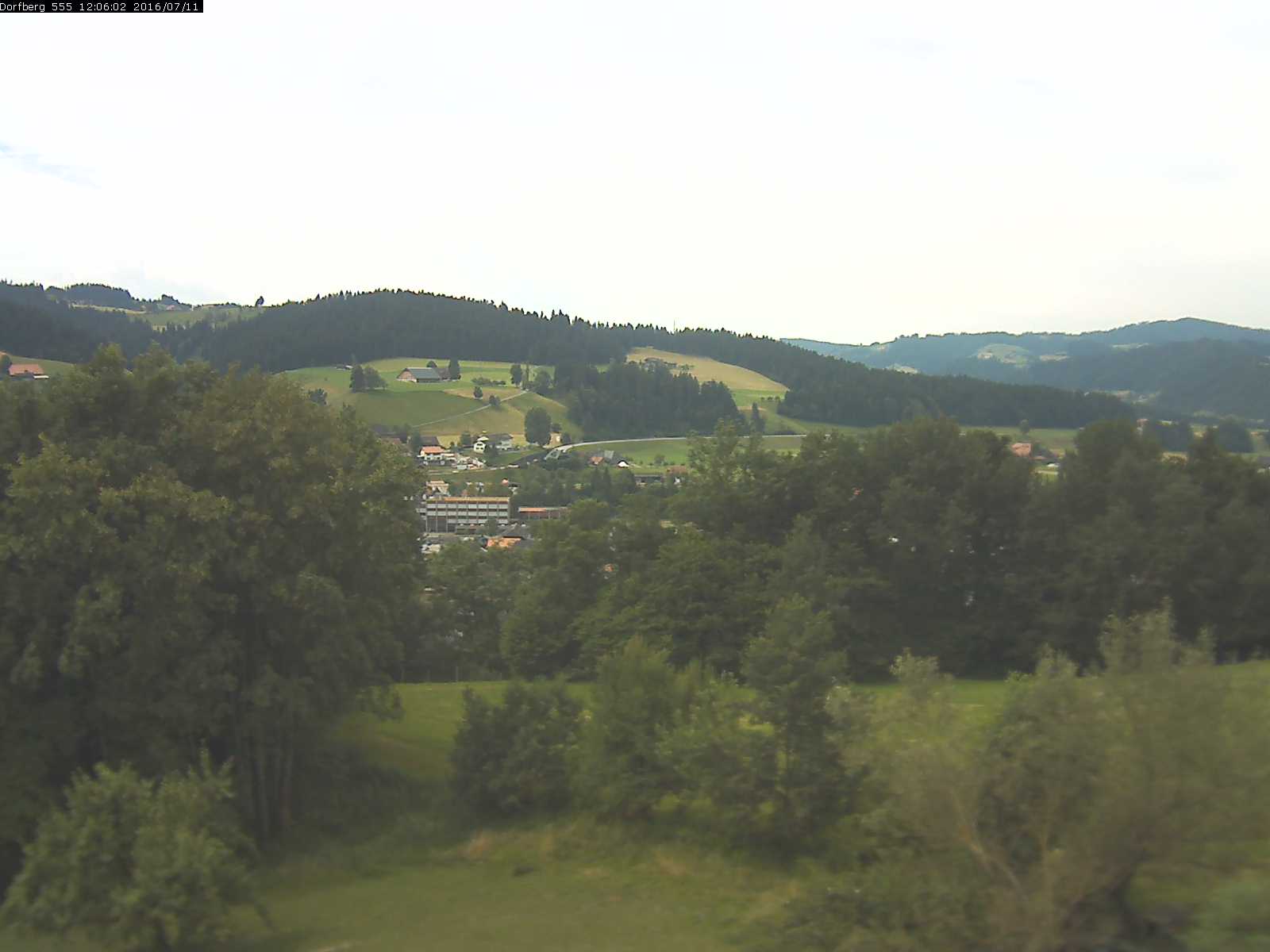 Webcam-Bild: Aussicht vom Dorfberg in Langnau 20160711-120601