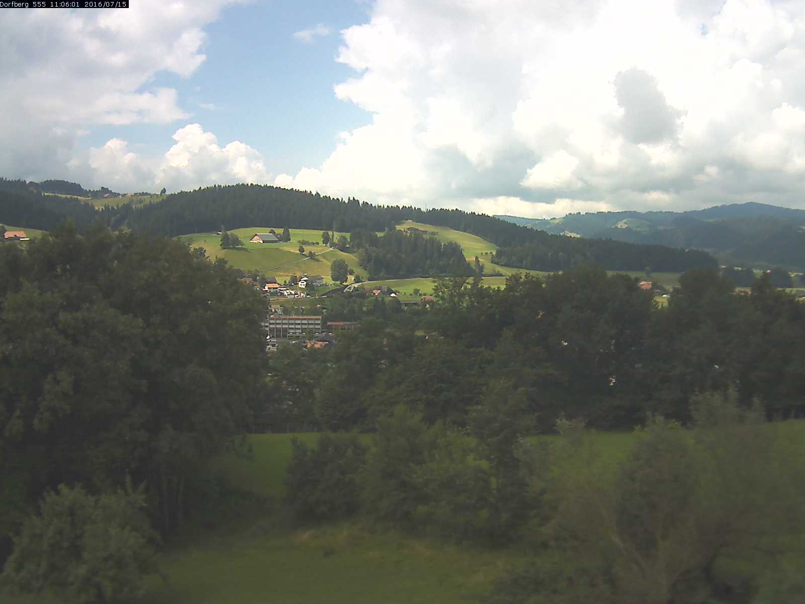 Webcam-Bild: Aussicht vom Dorfberg in Langnau 20160715-110601