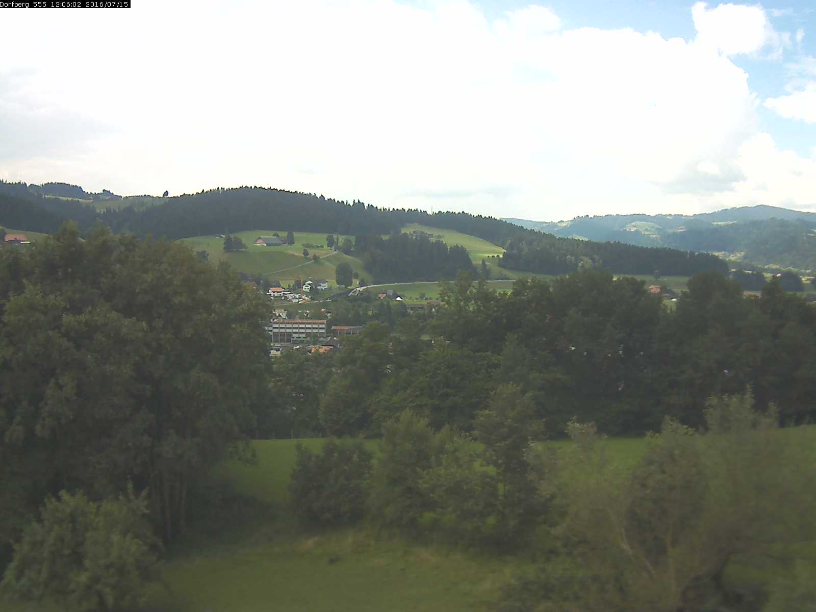 Webcam-Bild: Aussicht vom Dorfberg in Langnau 20160715-120601