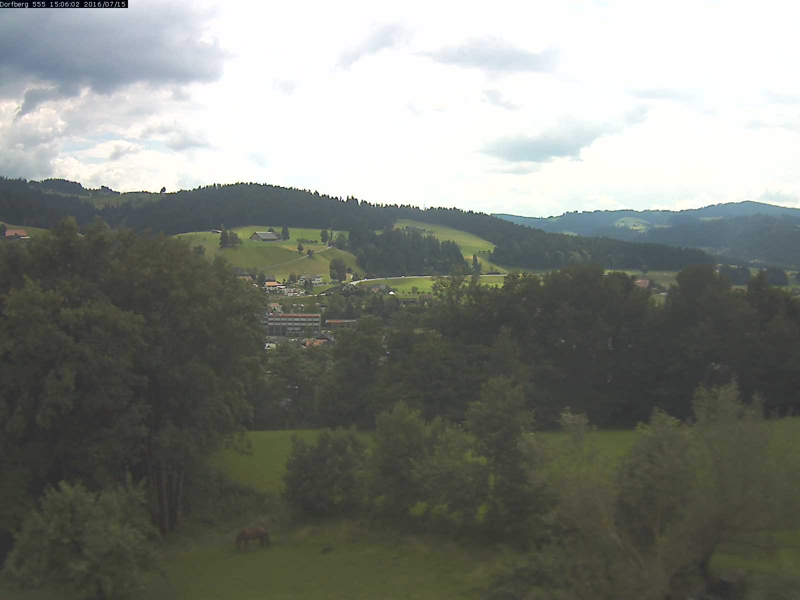 Webcam-Bild: Aussicht vom Dorfberg in Langnau 20160715-150601