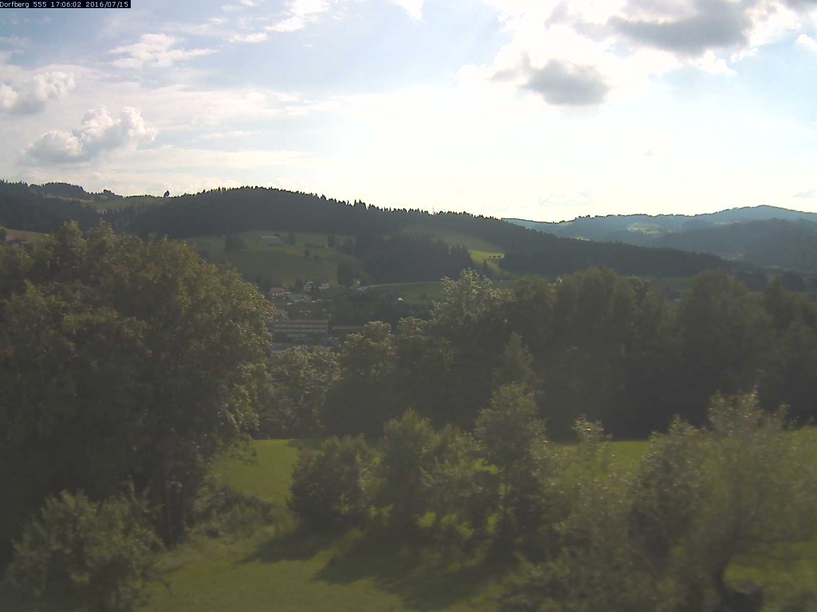 Webcam-Bild: Aussicht vom Dorfberg in Langnau 20160715-170601