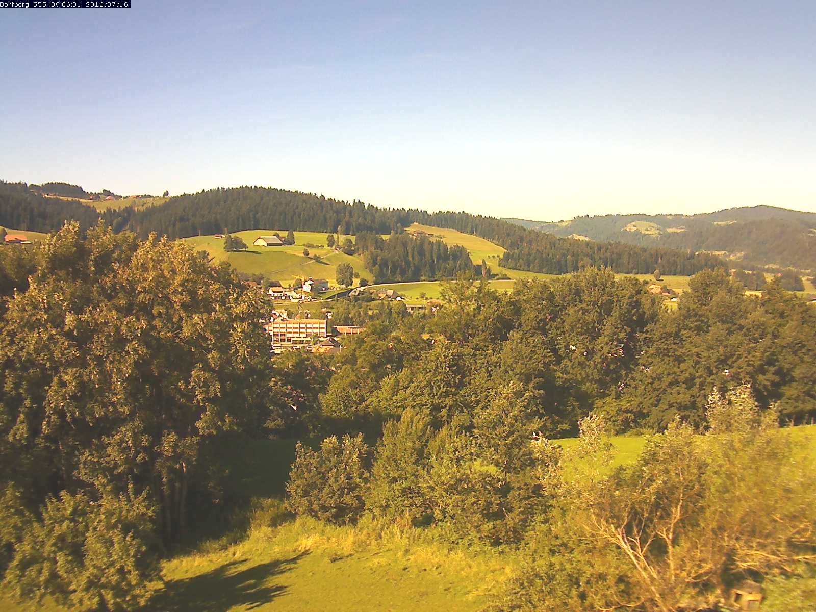 Webcam-Bild: Aussicht vom Dorfberg in Langnau 20160716-090601