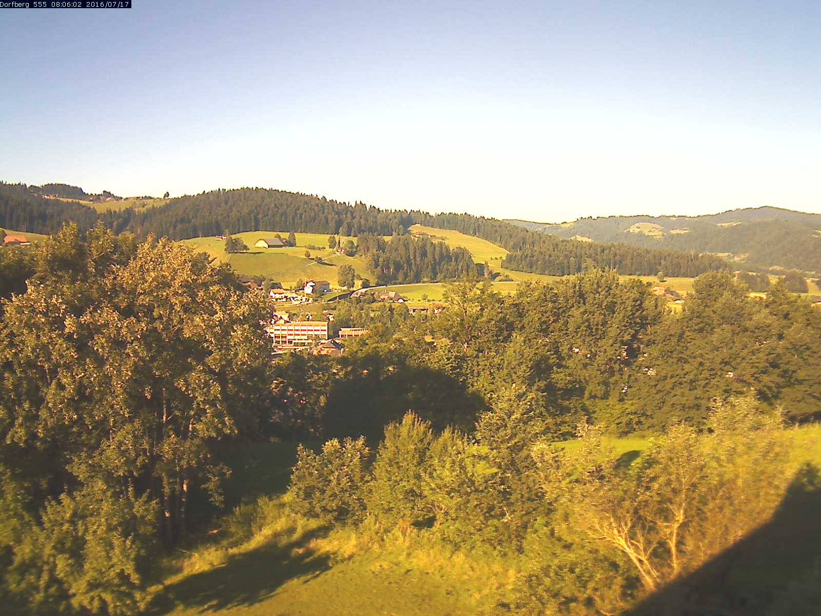 Webcam-Bild: Aussicht vom Dorfberg in Langnau 20160717-080601