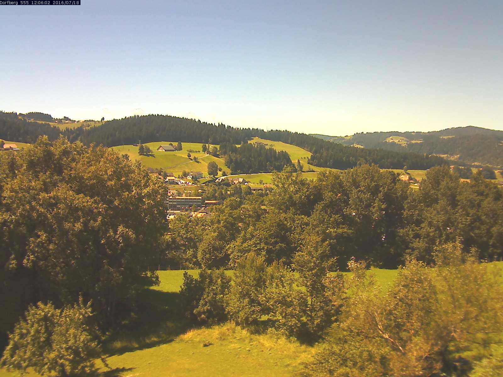 Webcam-Bild: Aussicht vom Dorfberg in Langnau 20160718-120601