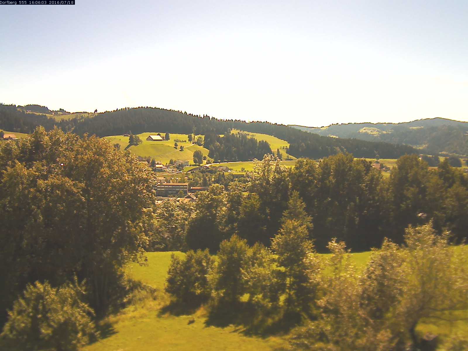 Webcam-Bild: Aussicht vom Dorfberg in Langnau 20160718-160601