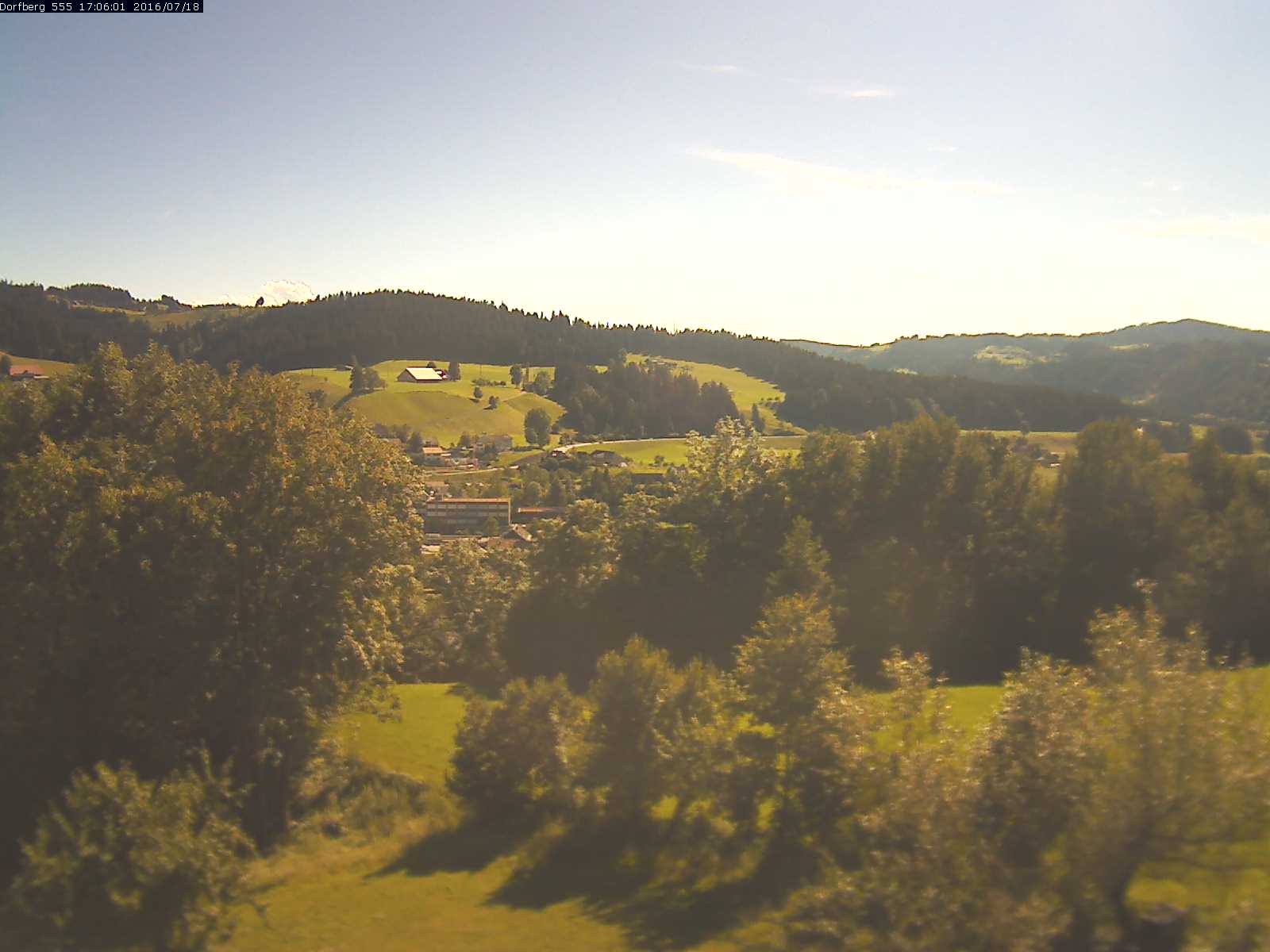 Webcam-Bild: Aussicht vom Dorfberg in Langnau 20160718-170601