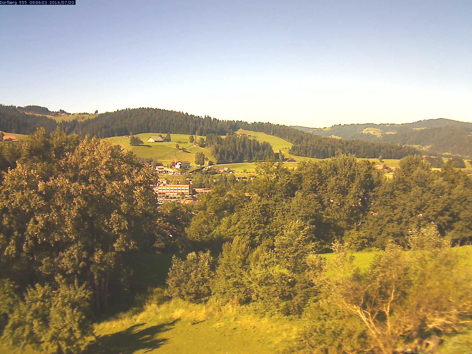Webcam-Bild: Aussicht vom Dorfberg in Langnau 20160720-090601