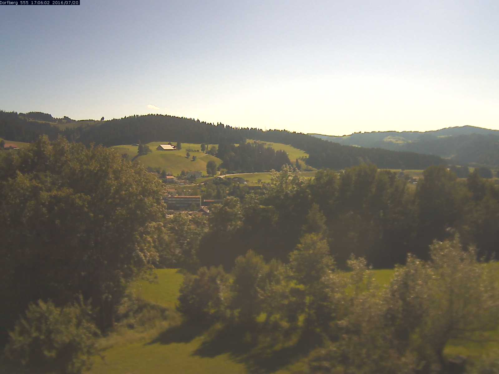 Webcam-Bild: Aussicht vom Dorfberg in Langnau 20160720-170601