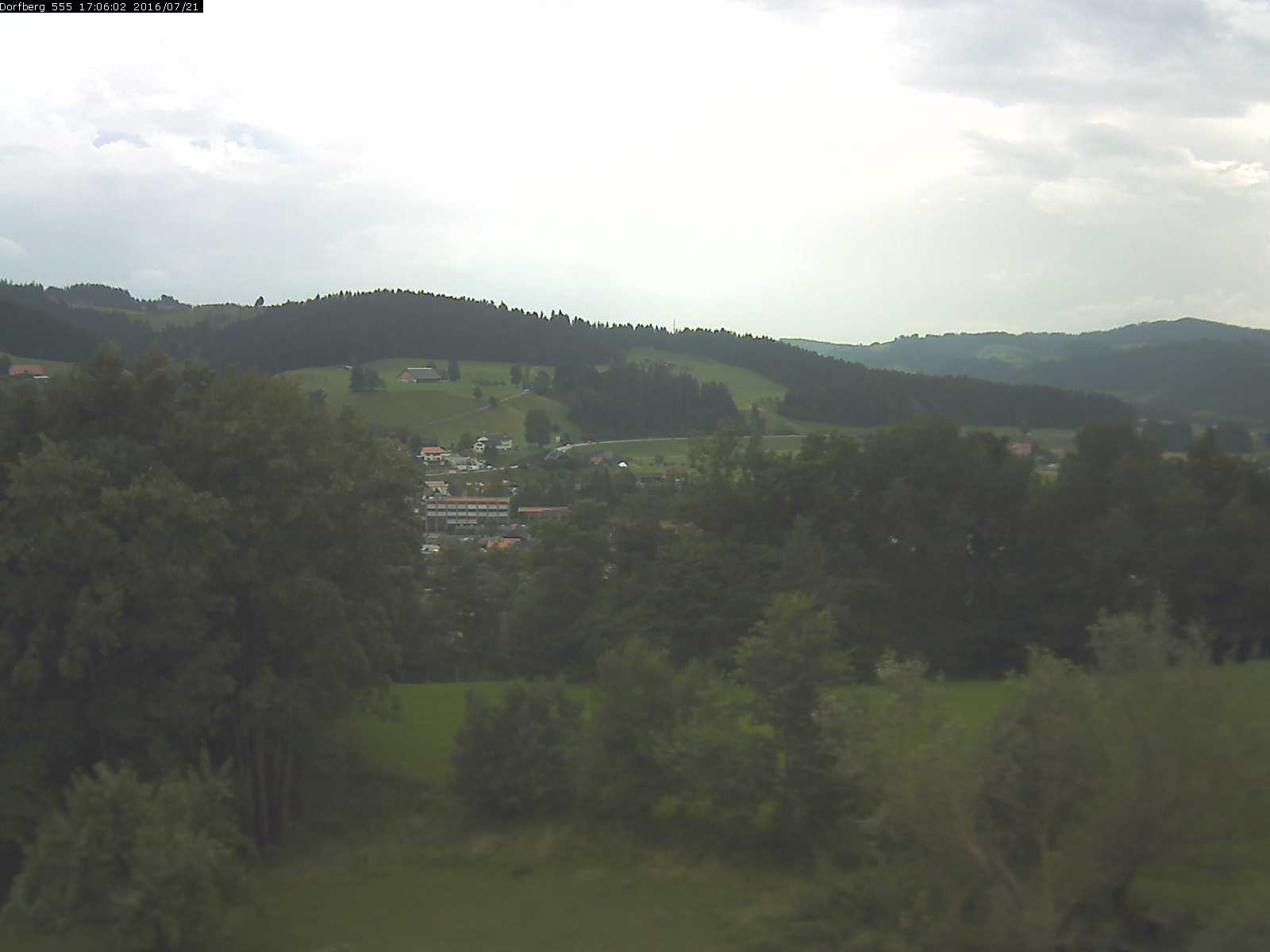 Webcam-Bild: Aussicht vom Dorfberg in Langnau 20160721-170601