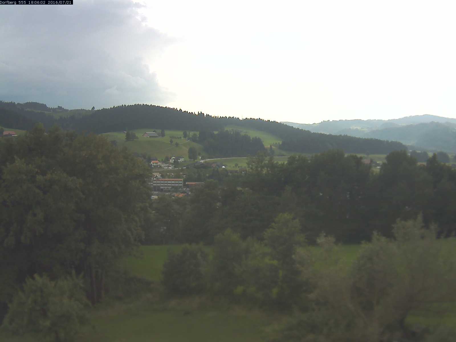 Webcam-Bild: Aussicht vom Dorfberg in Langnau 20160721-180601