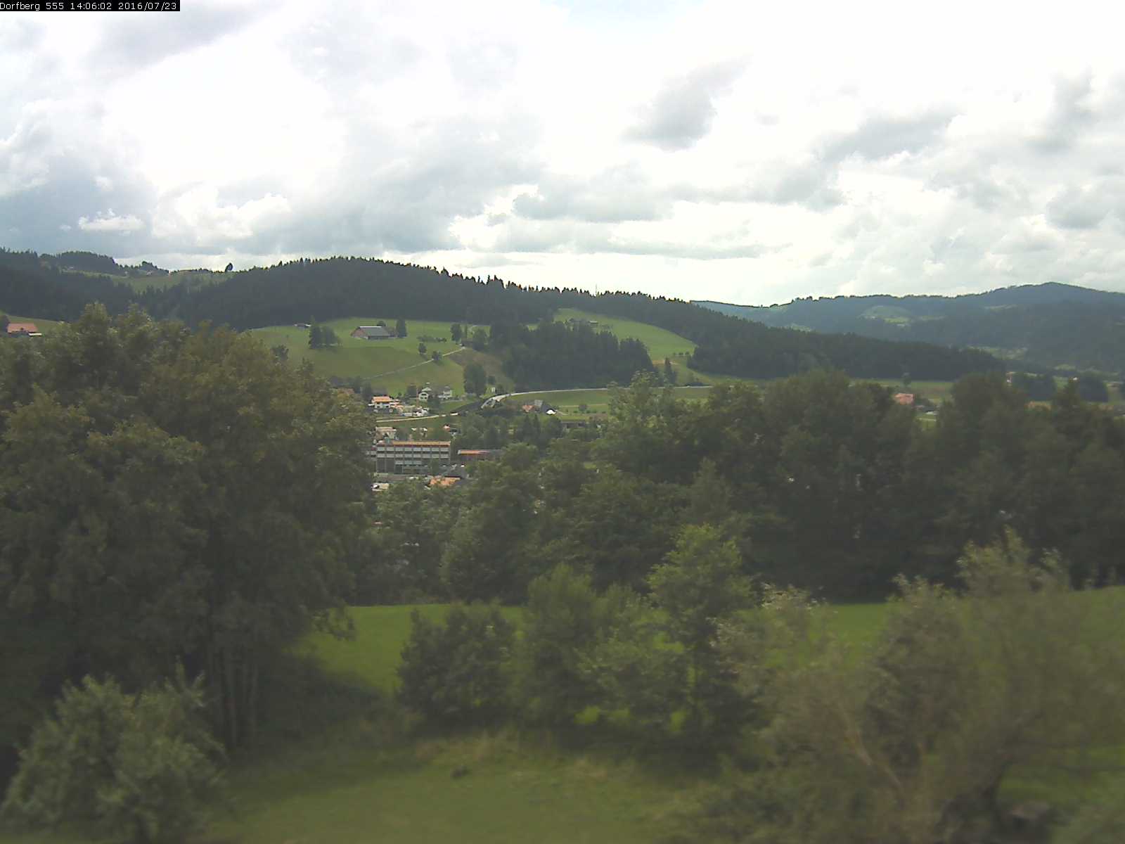 Webcam-Bild: Aussicht vom Dorfberg in Langnau 20160723-140601