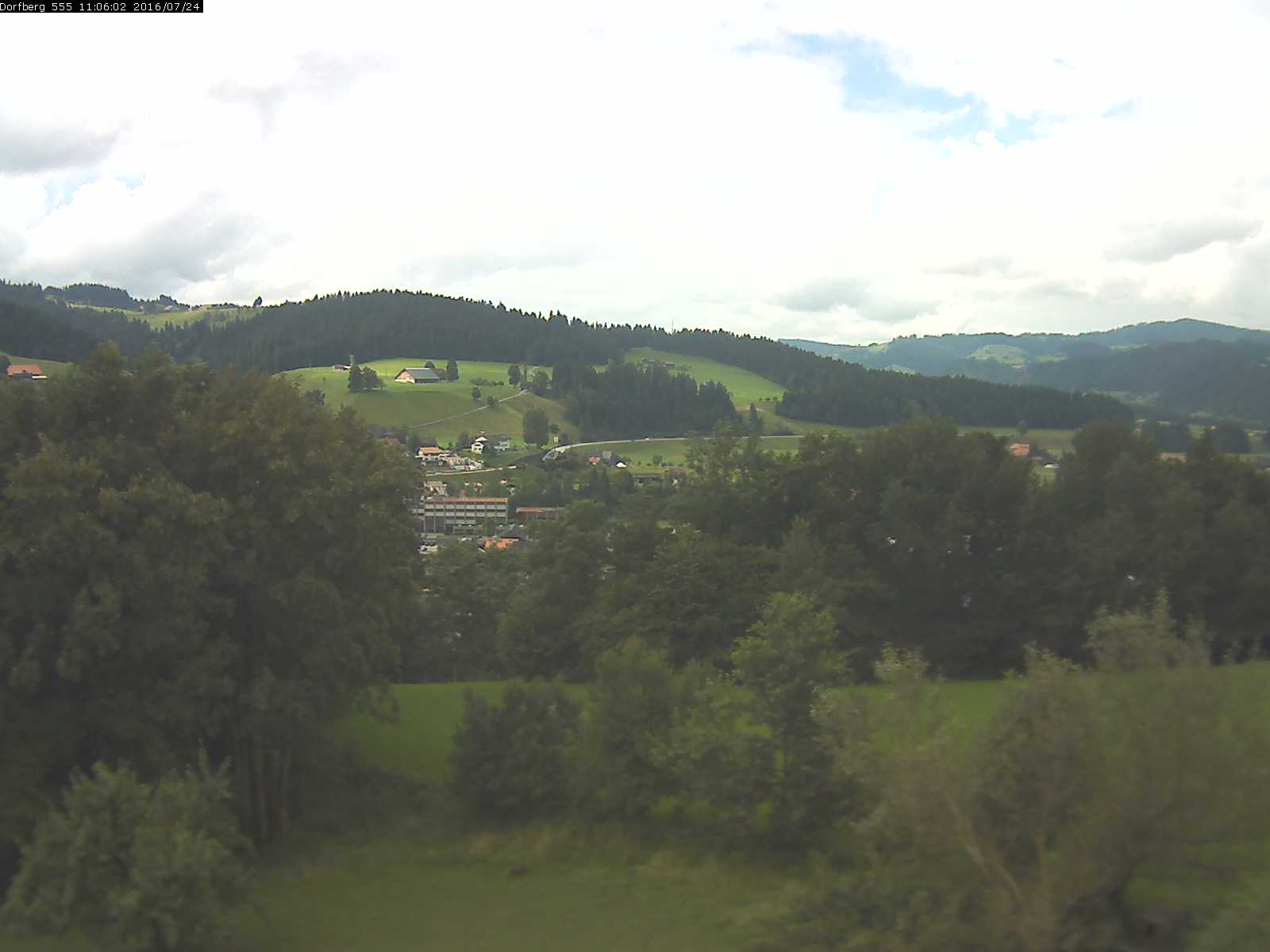 Webcam-Bild: Aussicht vom Dorfberg in Langnau 20160724-110601