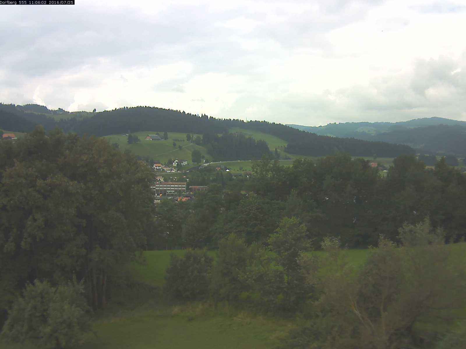 Webcam-Bild: Aussicht vom Dorfberg in Langnau 20160725-110601