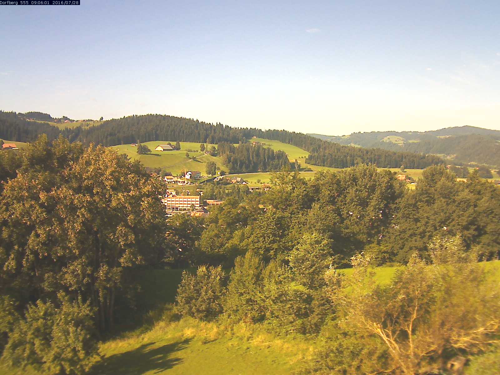 Webcam-Bild: Aussicht vom Dorfberg in Langnau 20160728-090601