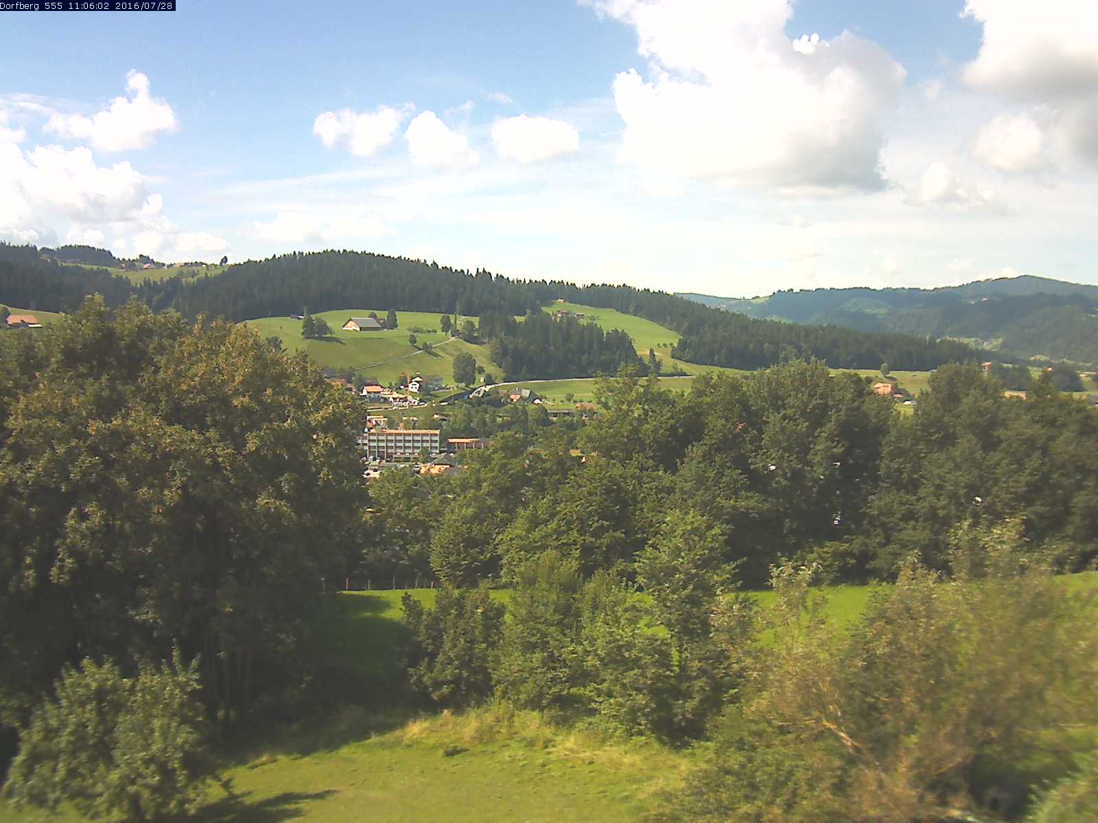 Webcam-Bild: Aussicht vom Dorfberg in Langnau 20160728-110601