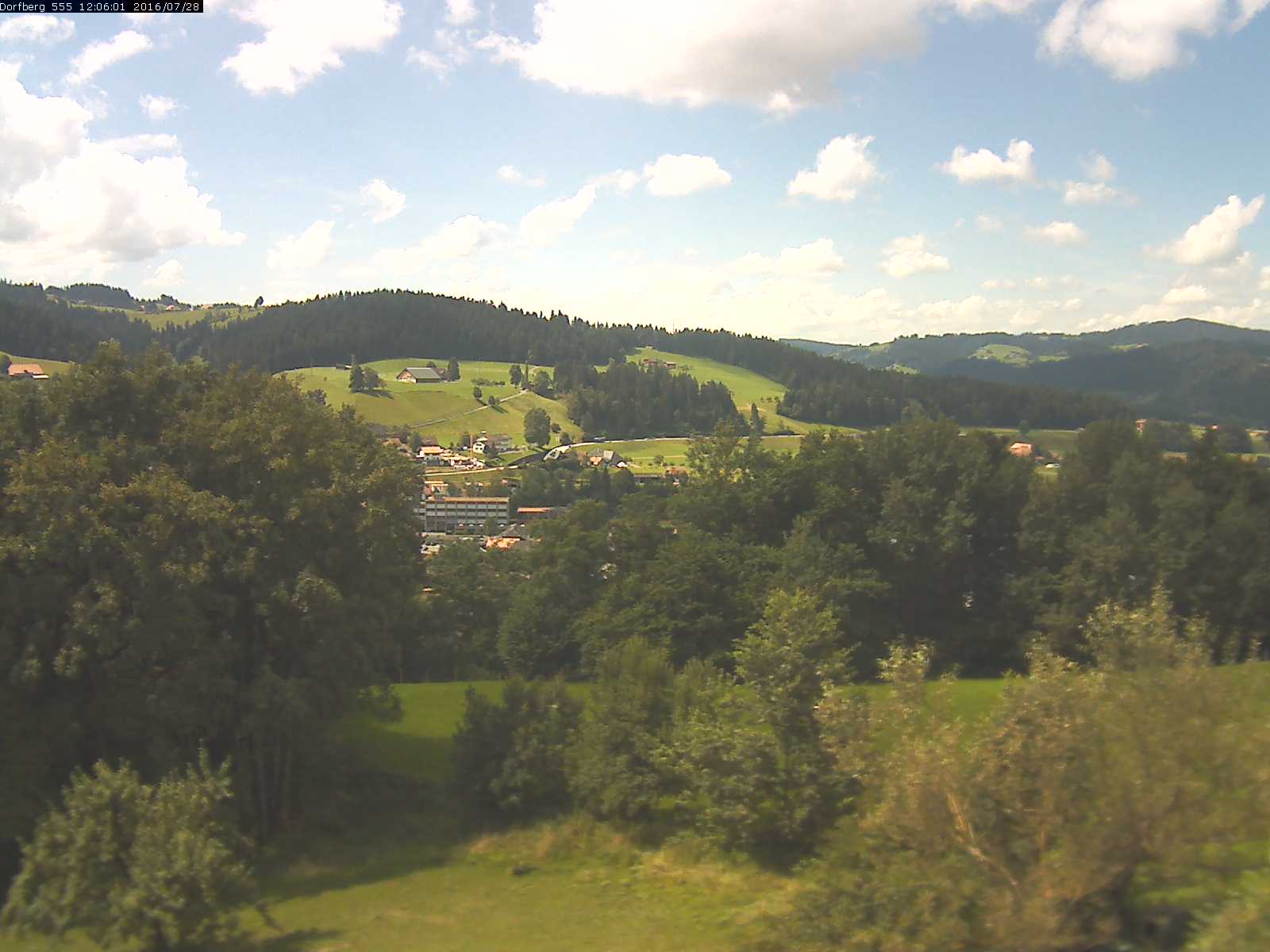 Webcam-Bild: Aussicht vom Dorfberg in Langnau 20160728-120601