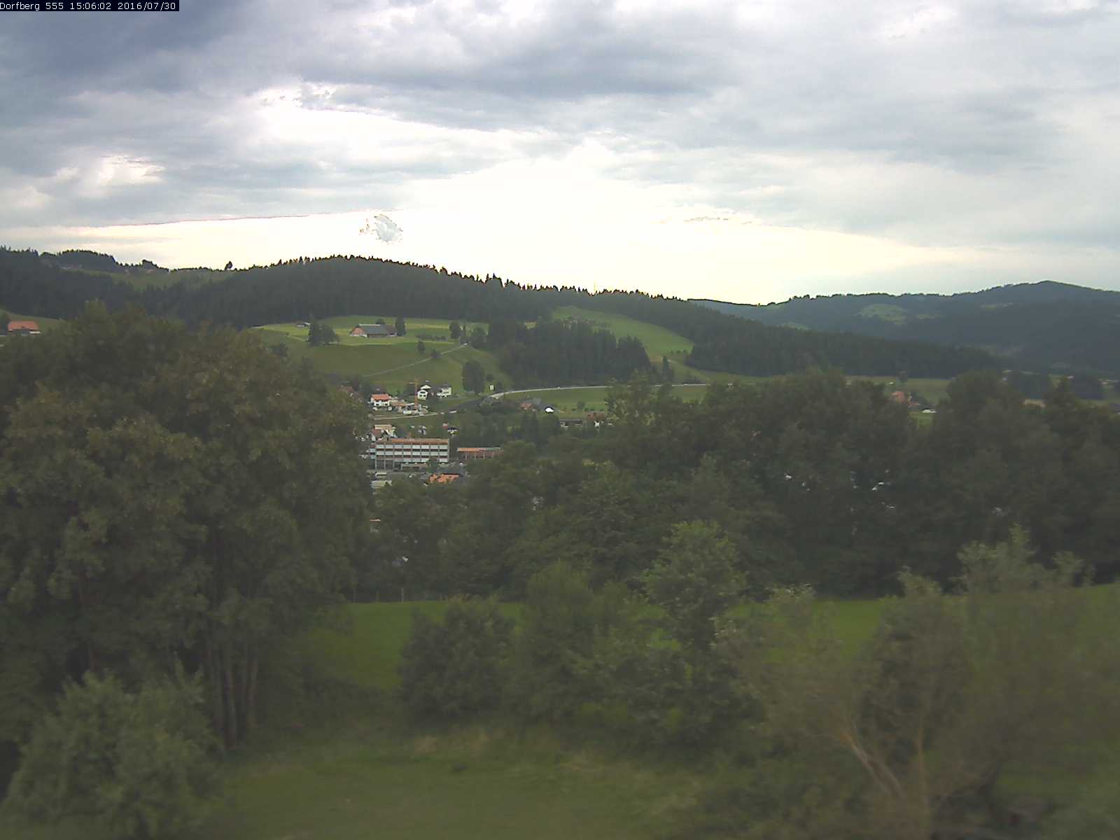 Webcam-Bild: Aussicht vom Dorfberg in Langnau 20160730-150601