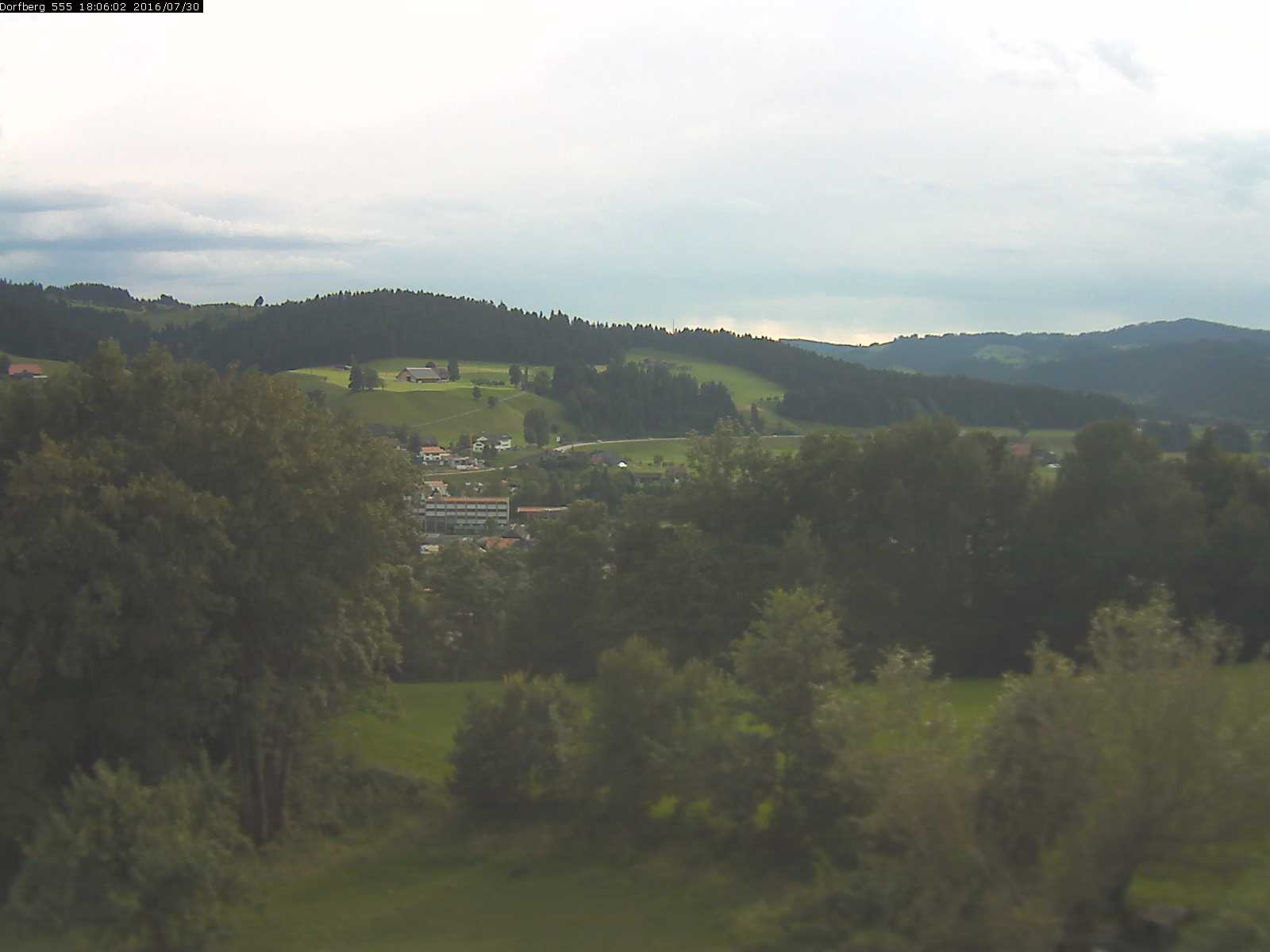 Webcam-Bild: Aussicht vom Dorfberg in Langnau 20160730-180601
