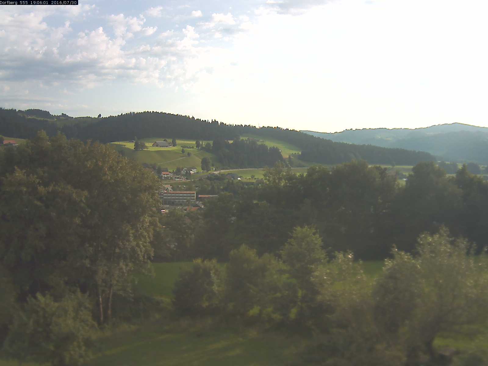 Webcam-Bild: Aussicht vom Dorfberg in Langnau 20160730-190601