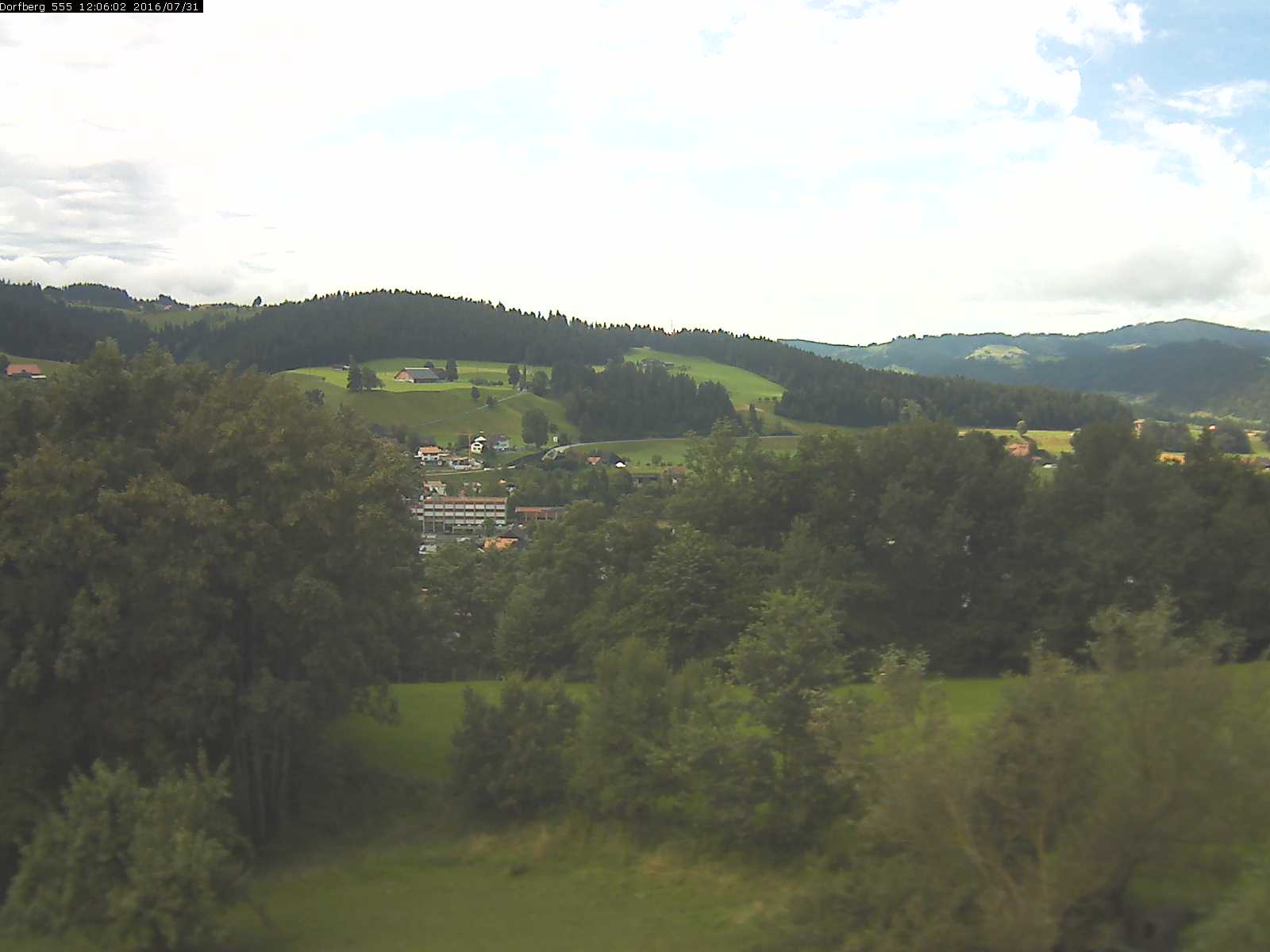 Webcam-Bild: Aussicht vom Dorfberg in Langnau 20160731-120601