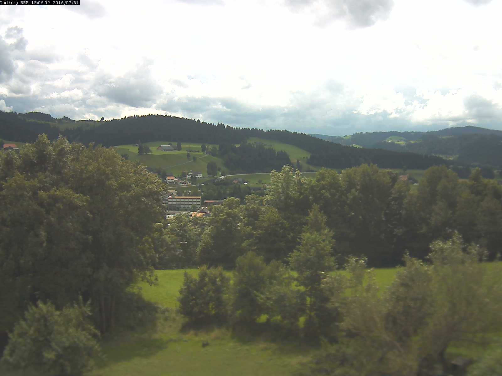 Webcam-Bild: Aussicht vom Dorfberg in Langnau 20160731-150601