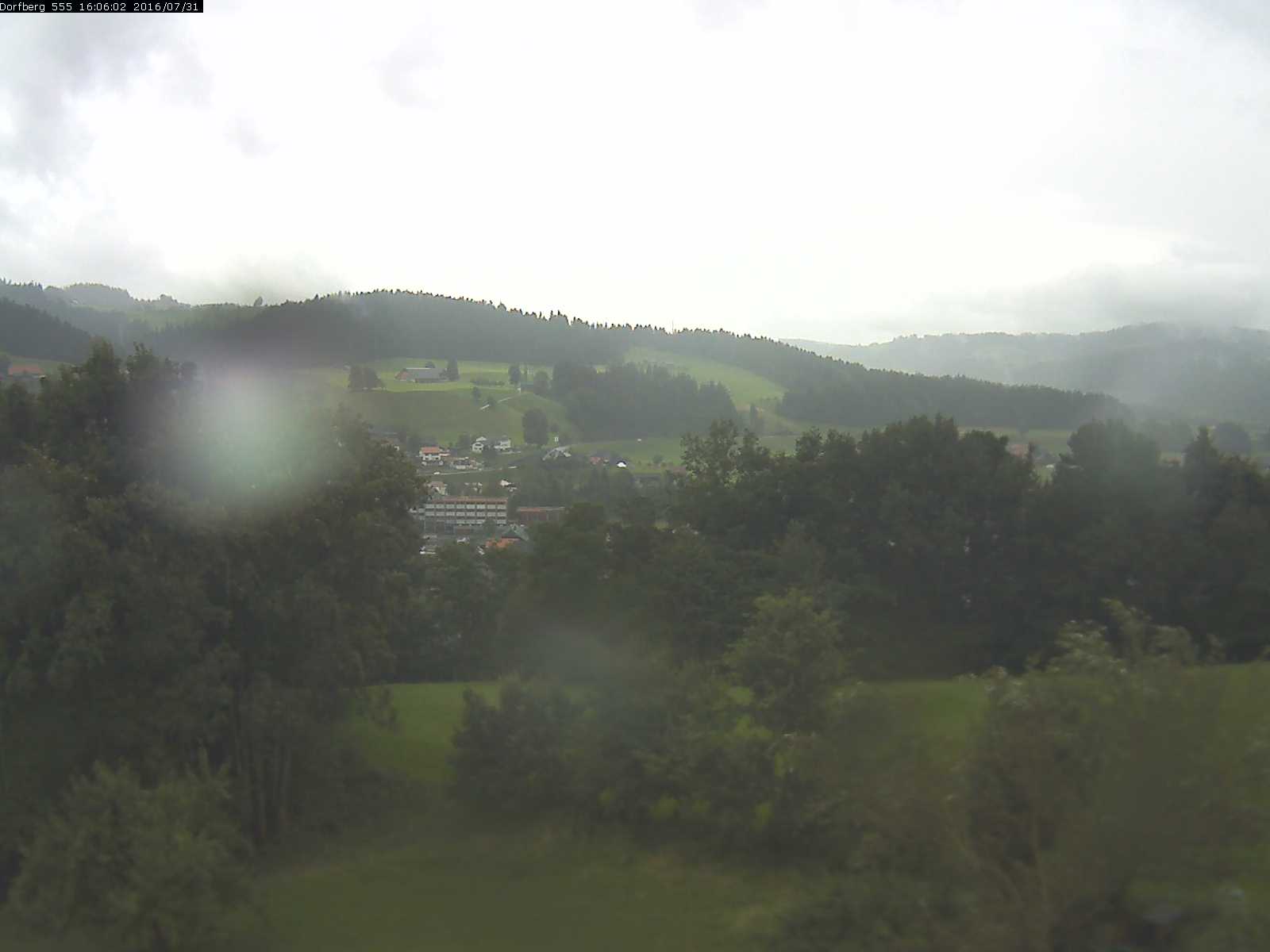Webcam-Bild: Aussicht vom Dorfberg in Langnau 20160731-160601