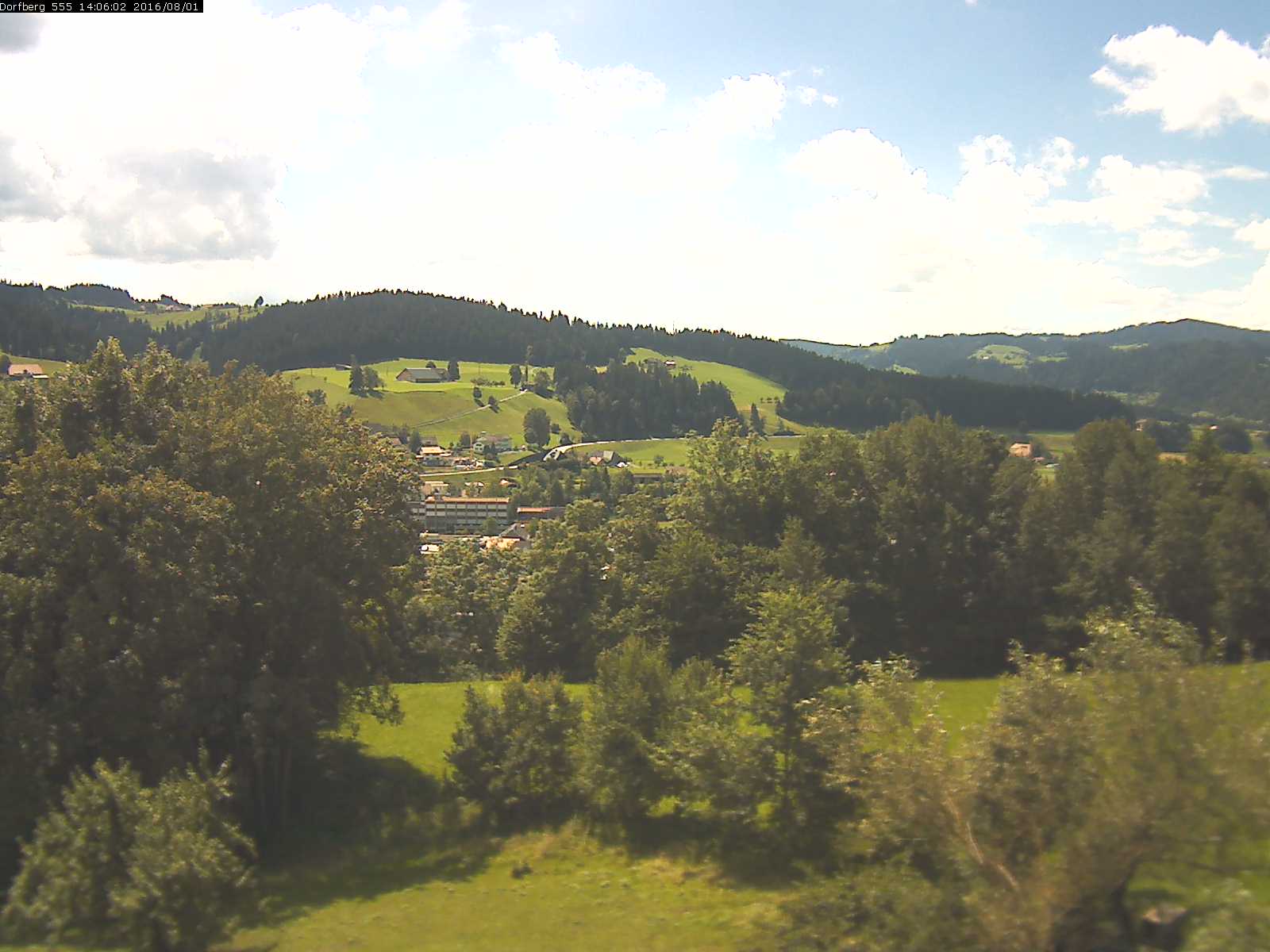 Webcam-Bild: Aussicht vom Dorfberg in Langnau 20160801-140601