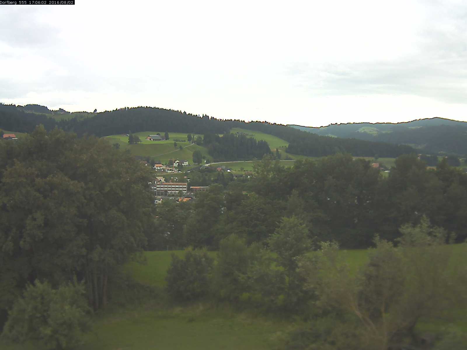 Webcam-Bild: Aussicht vom Dorfberg in Langnau 20160802-170601