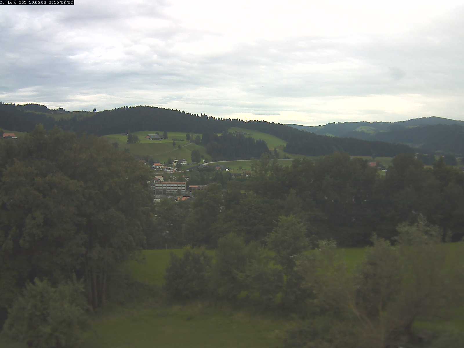Webcam-Bild: Aussicht vom Dorfberg in Langnau 20160802-190601