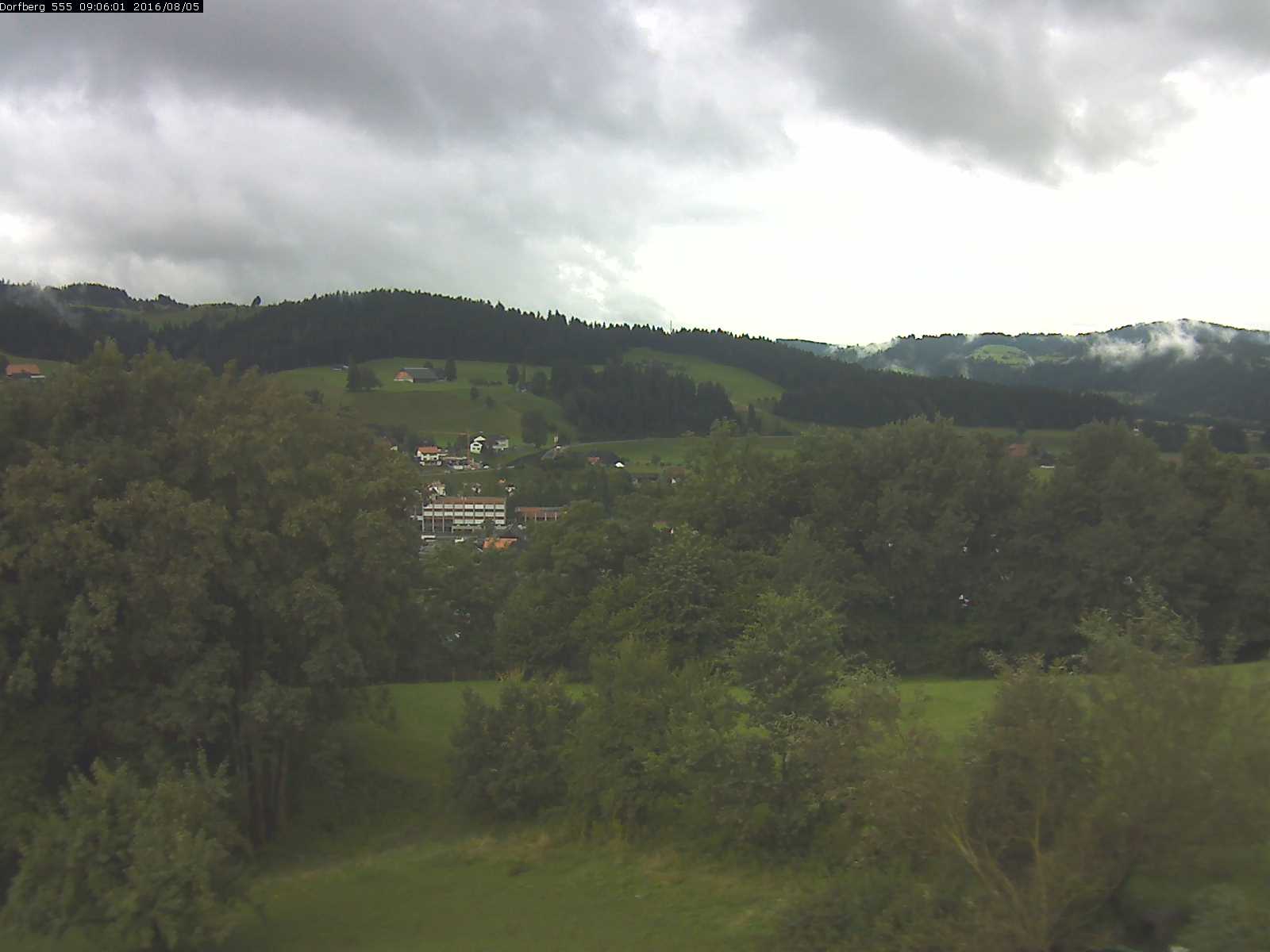 Webcam-Bild: Aussicht vom Dorfberg in Langnau 20160805-090601