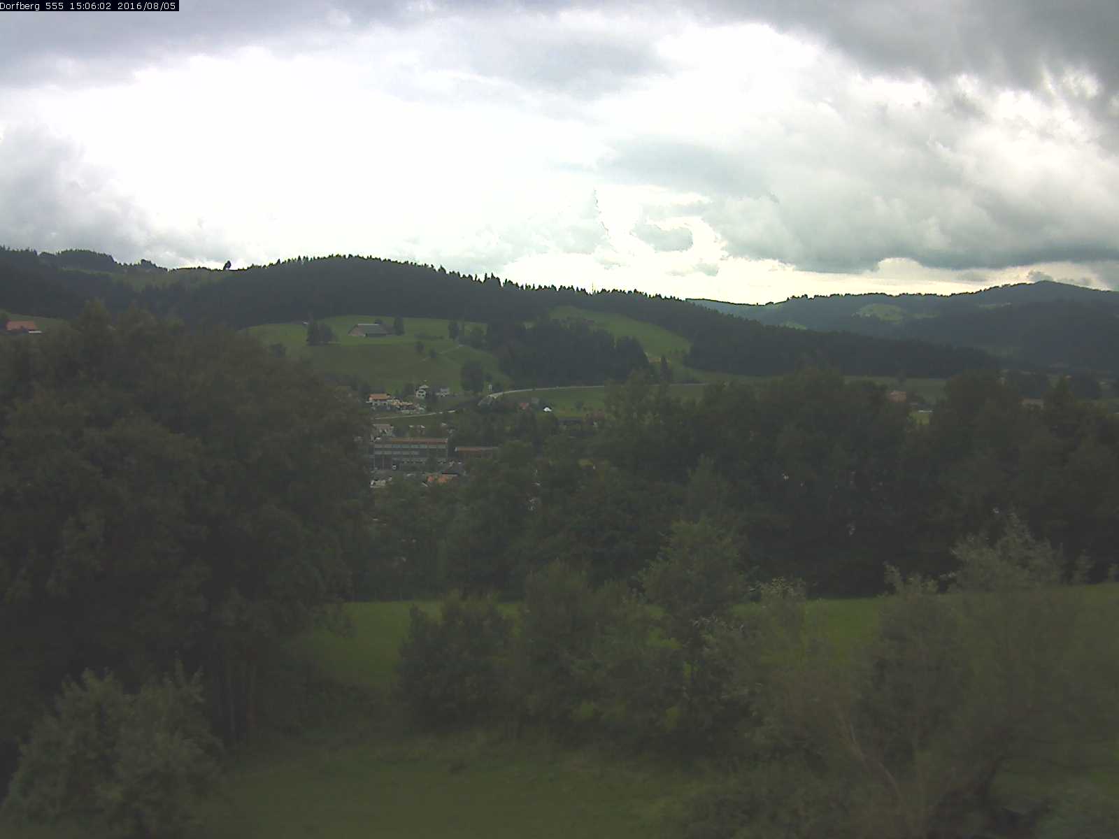 Webcam-Bild: Aussicht vom Dorfberg in Langnau 20160805-150601