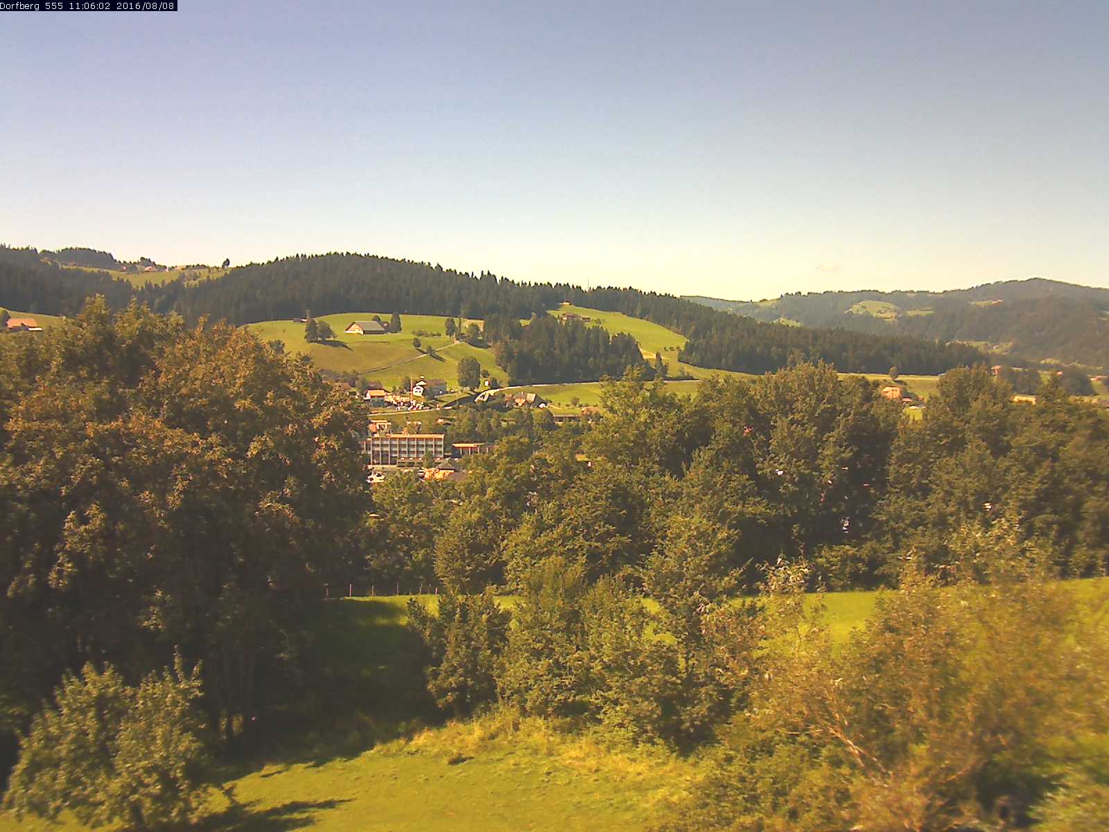 Webcam-Bild: Aussicht vom Dorfberg in Langnau 20160808-110602