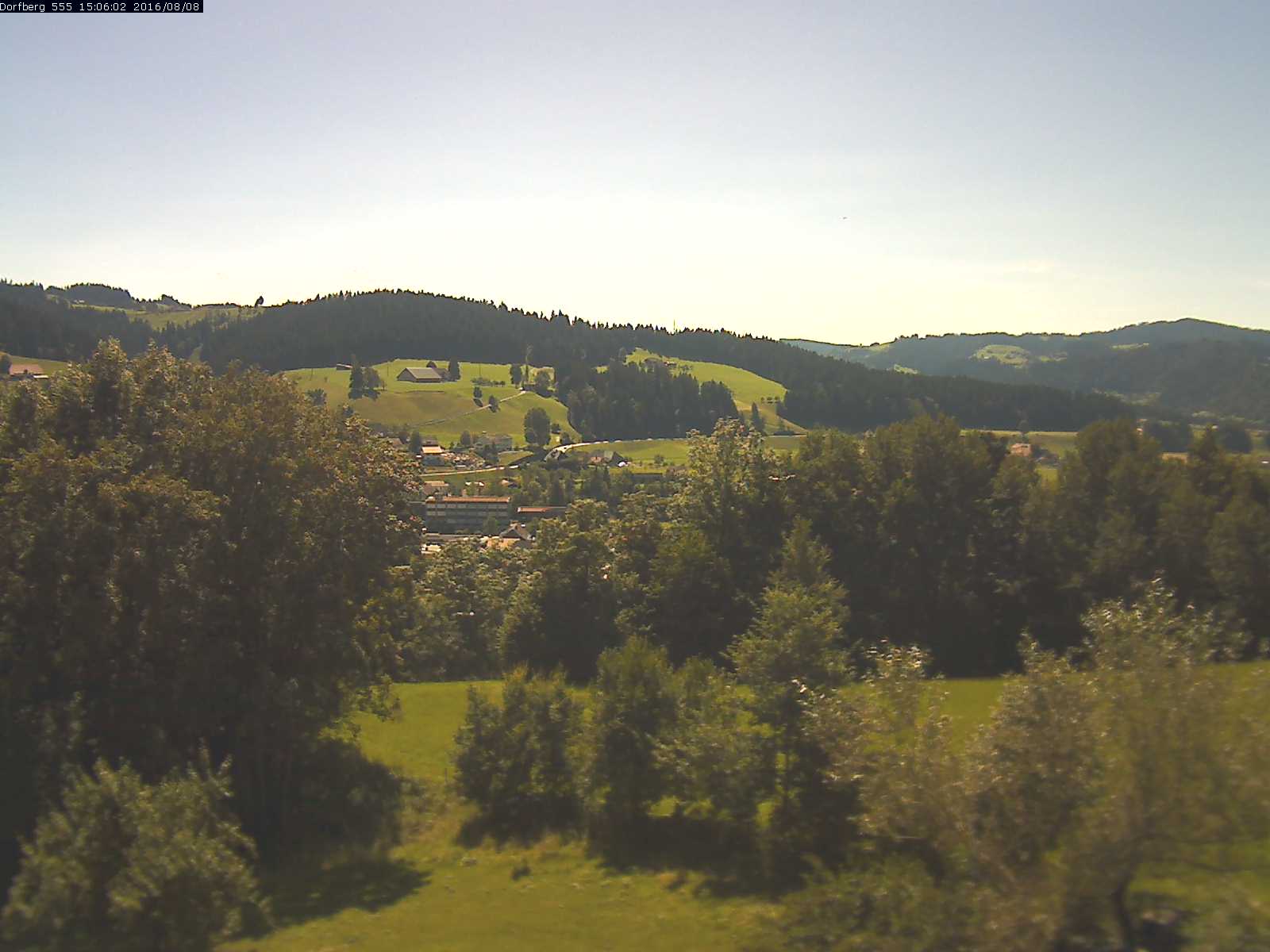 Webcam-Bild: Aussicht vom Dorfberg in Langnau 20160808-150601