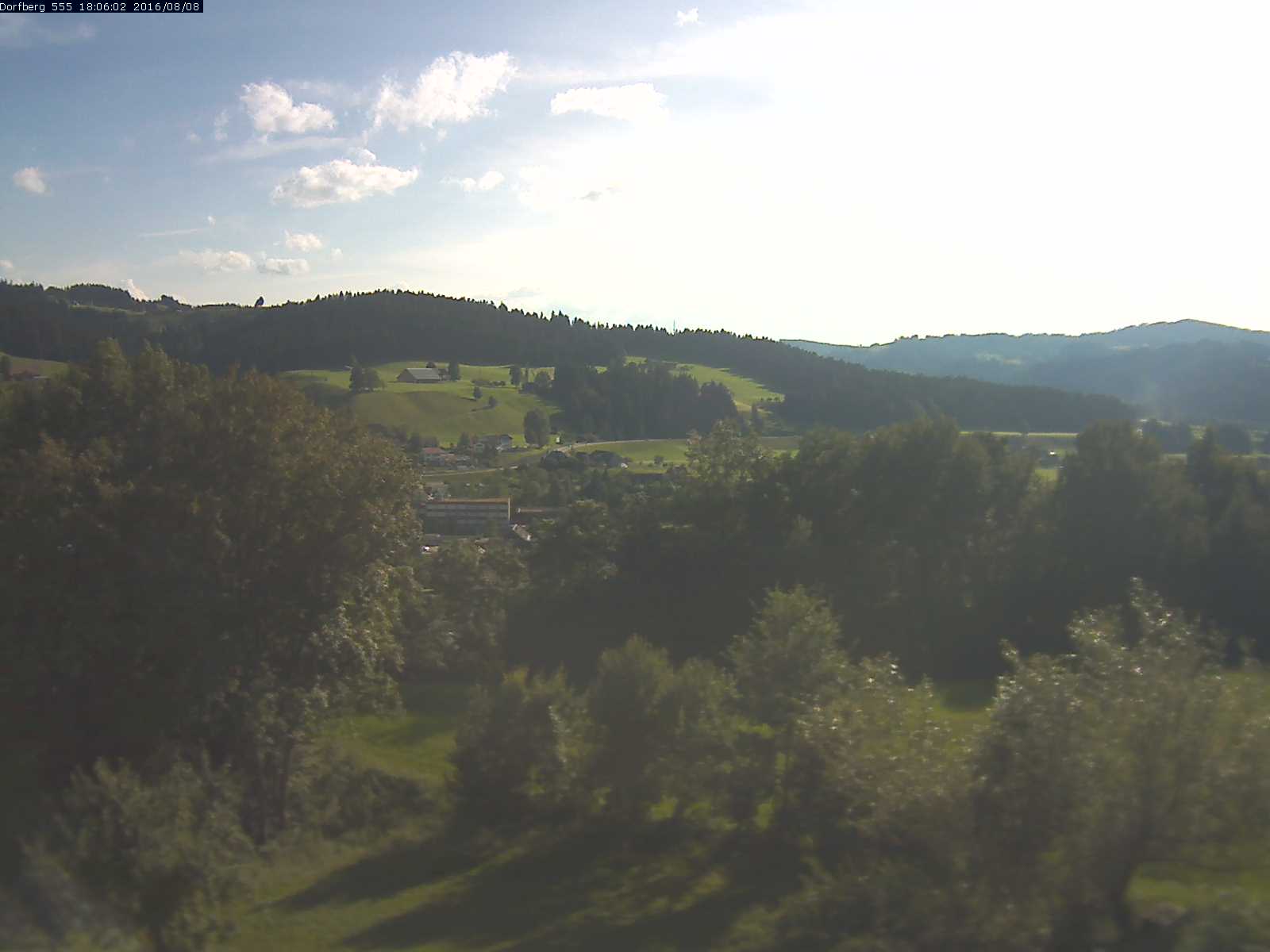 Webcam-Bild: Aussicht vom Dorfberg in Langnau 20160808-180601