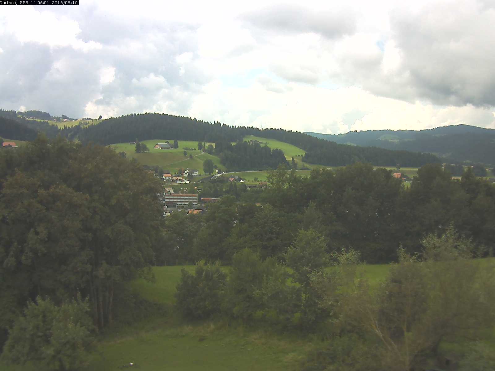 Webcam-Bild: Aussicht vom Dorfberg in Langnau 20160810-110601