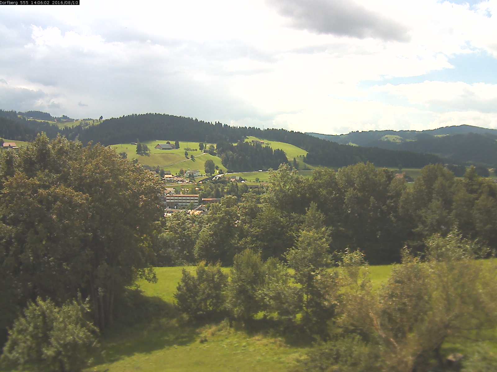 Webcam-Bild: Aussicht vom Dorfberg in Langnau 20160810-140601