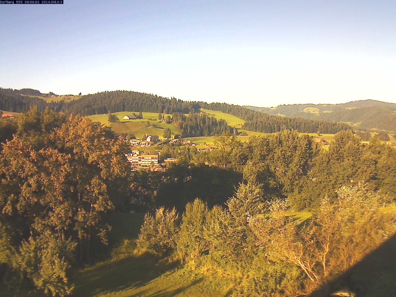 Webcam-Bild: Aussicht vom Dorfberg in Langnau 20160813-080601