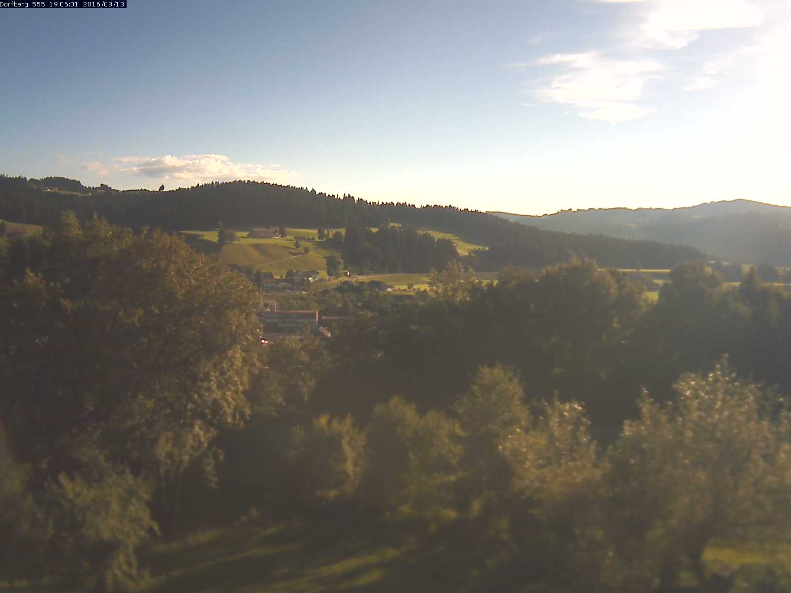 Webcam-Bild: Aussicht vom Dorfberg in Langnau 20160813-190601