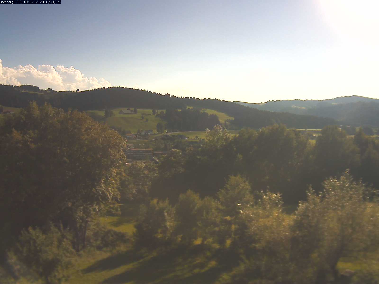 Webcam-Bild: Aussicht vom Dorfberg in Langnau 20160814-180601