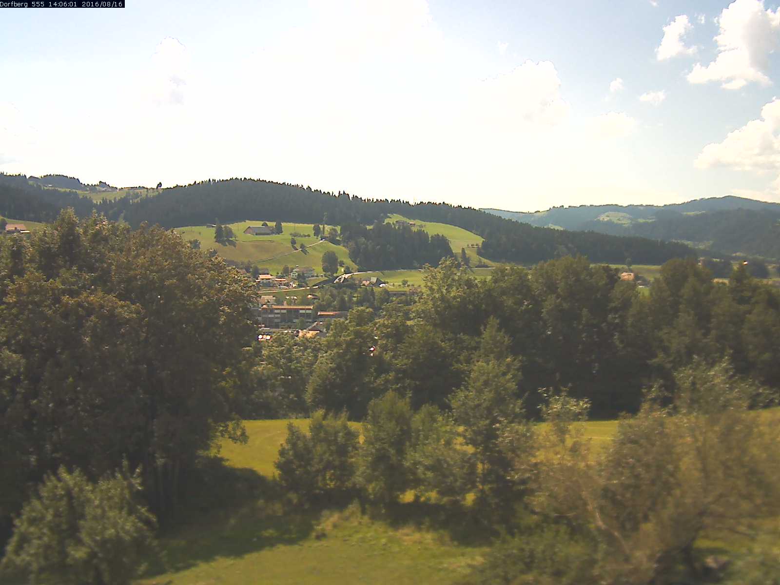 Webcam-Bild: Aussicht vom Dorfberg in Langnau 20160816-140601