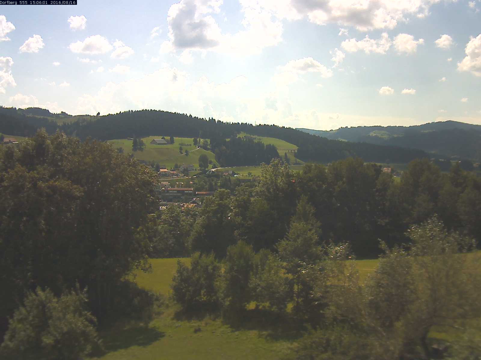 Webcam-Bild: Aussicht vom Dorfberg in Langnau 20160816-150601