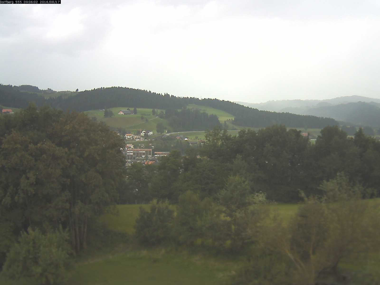 Webcam-Bild: Aussicht vom Dorfberg in Langnau 20160817-090601