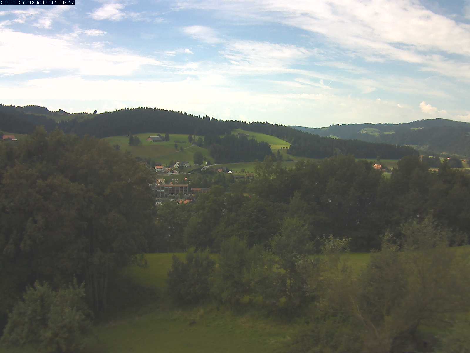 Webcam-Bild: Aussicht vom Dorfberg in Langnau 20160817-120601