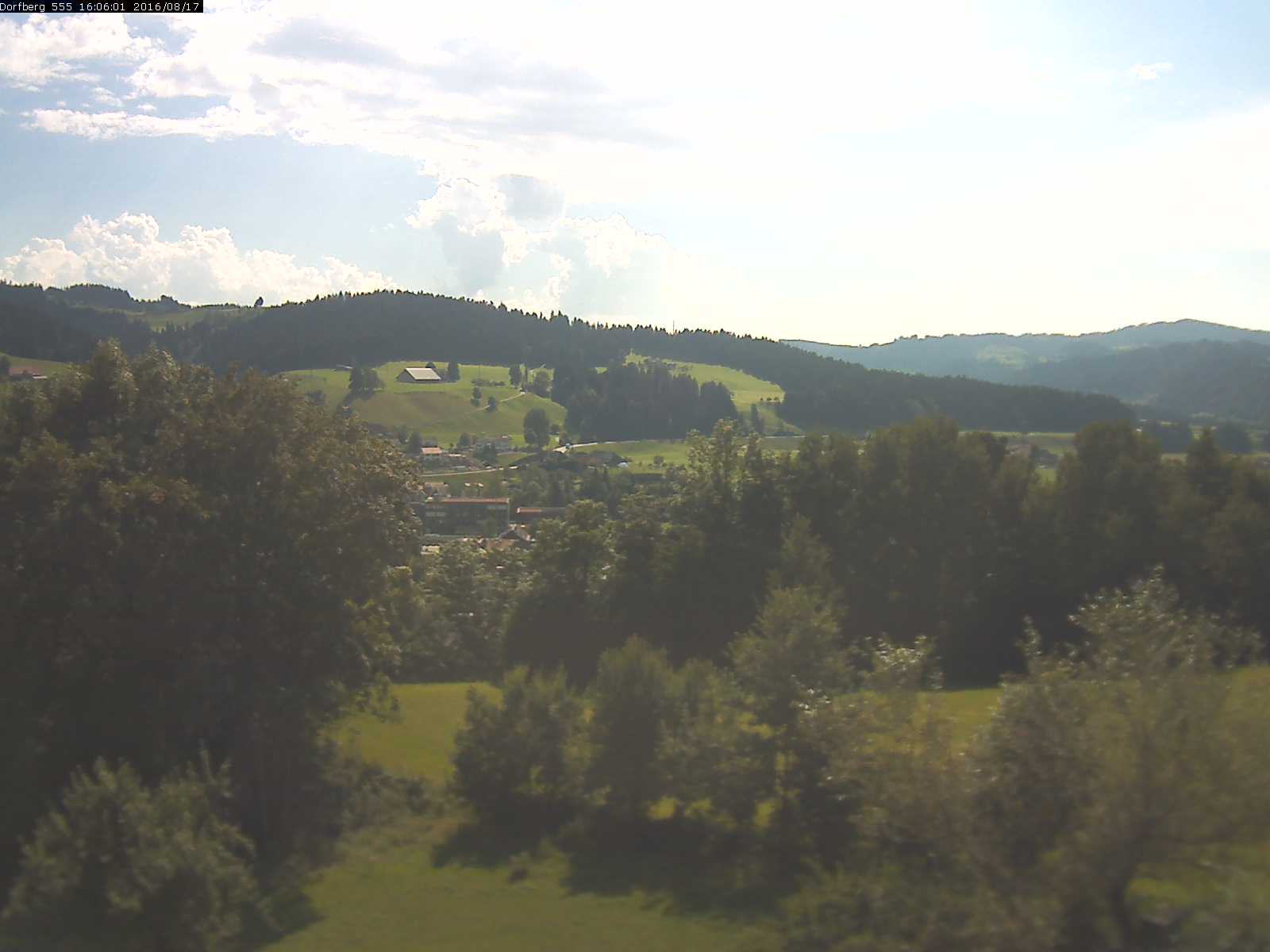 Webcam-Bild: Aussicht vom Dorfberg in Langnau 20160817-160601