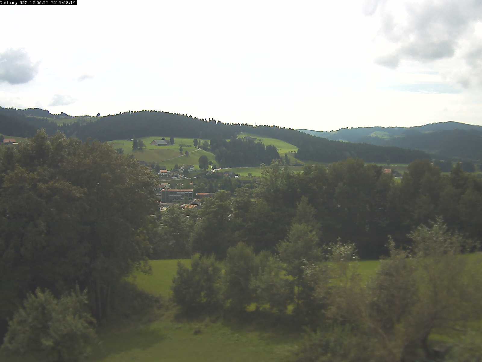 Webcam-Bild: Aussicht vom Dorfberg in Langnau 20160819-150601