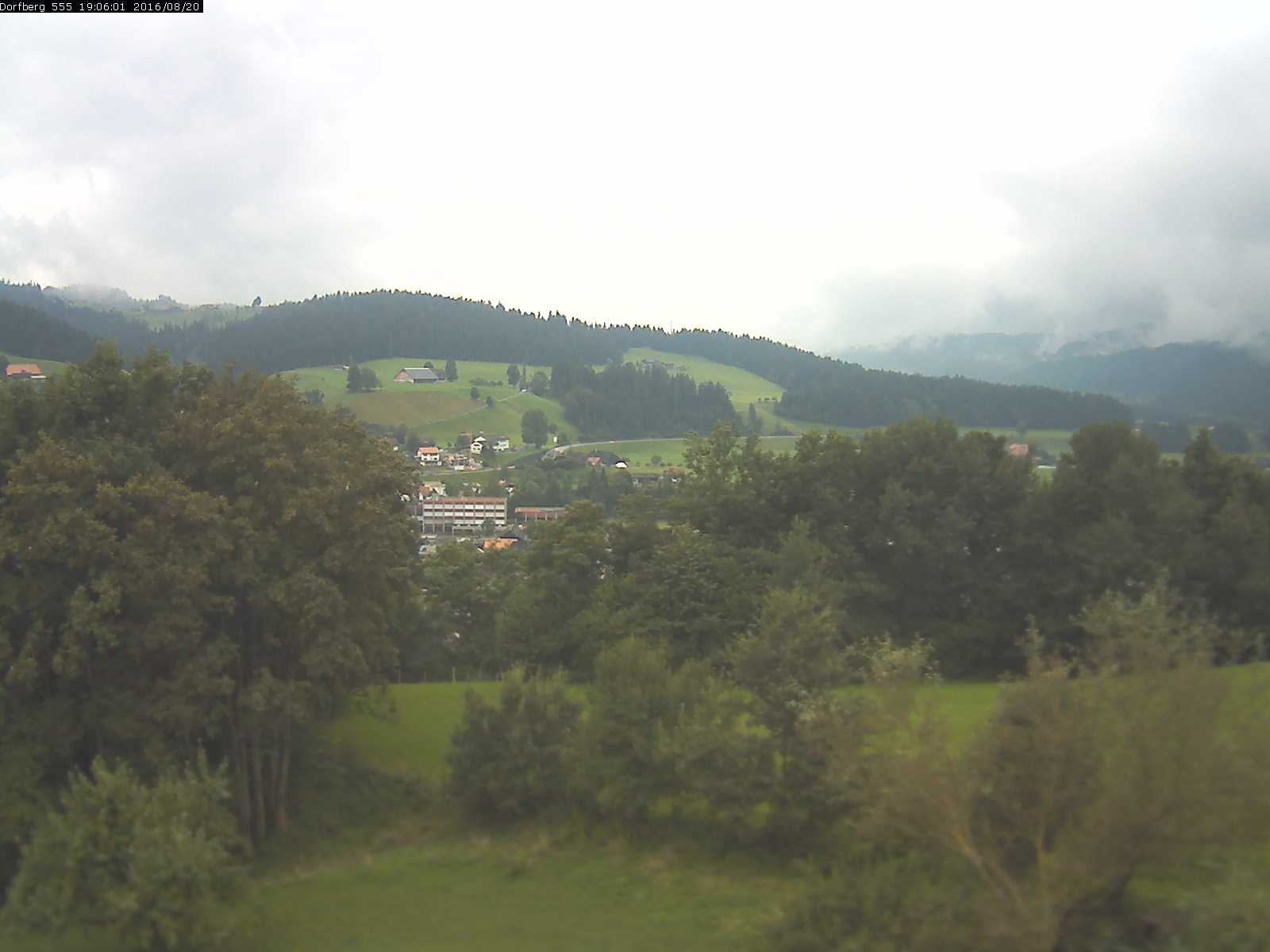 Webcam-Bild: Aussicht vom Dorfberg in Langnau 20160820-190601