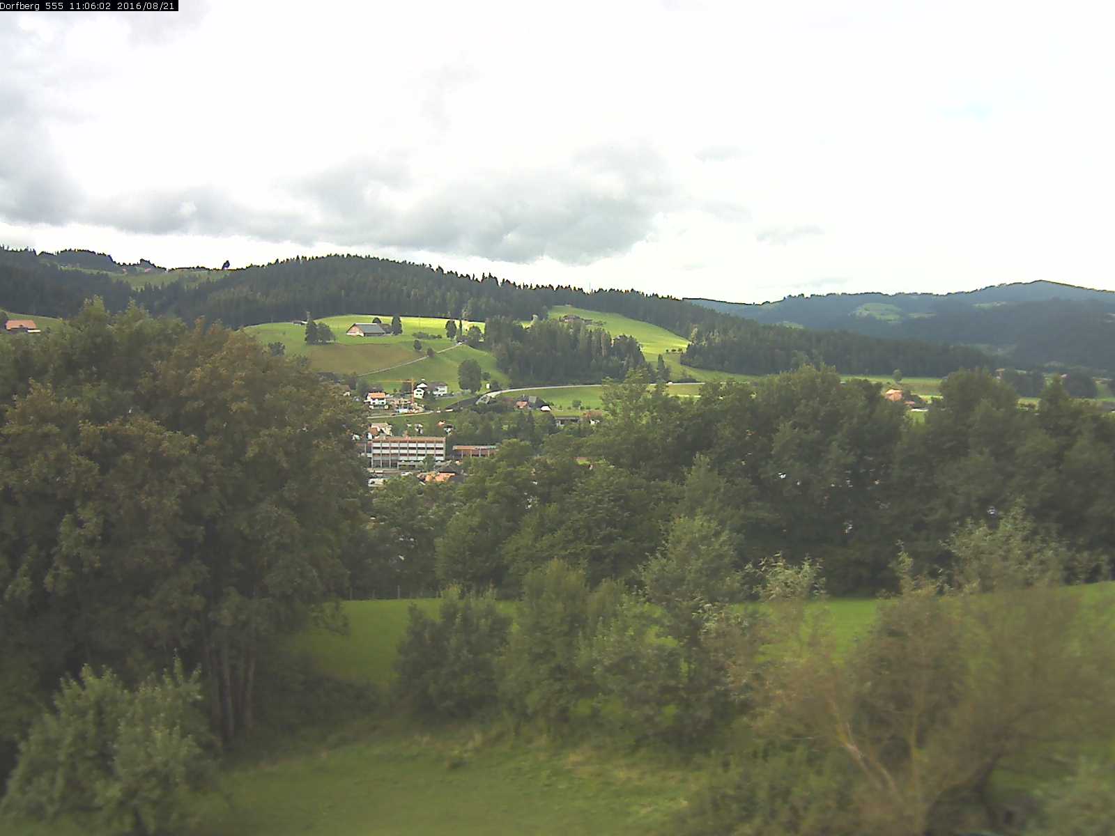 Webcam-Bild: Aussicht vom Dorfberg in Langnau 20160821-110601