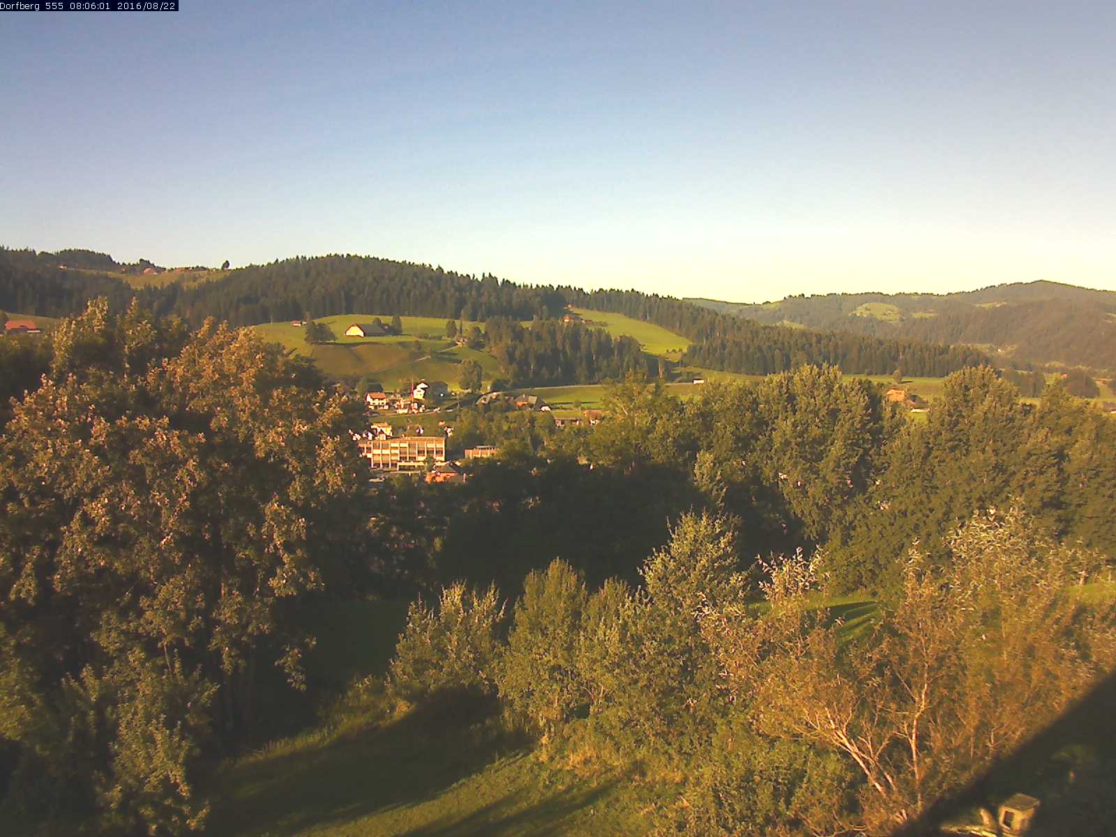 Webcam-Bild: Aussicht vom Dorfberg in Langnau 20160822-080601