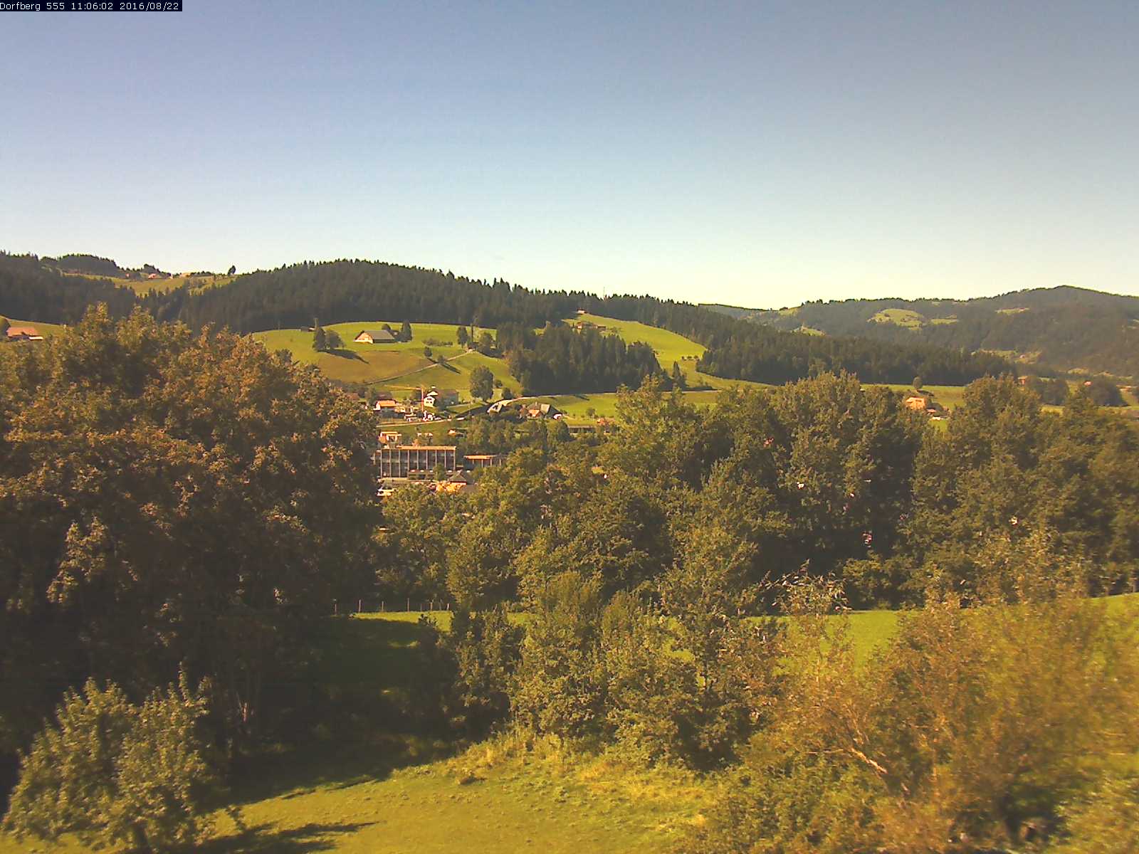 Webcam-Bild: Aussicht vom Dorfberg in Langnau 20160822-110601