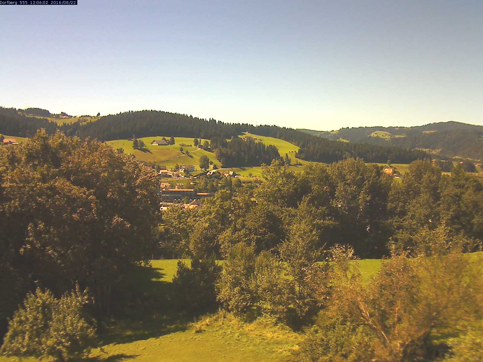 Webcam-Bild: Aussicht vom Dorfberg in Langnau 20160822-120601